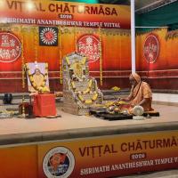Shri Shiva Pujana by HH Swamiji; Picture Courtesy Shri Jaikishan Kandlur