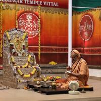 Shri Shiva Pujana by HH Swamiji; Picture Courtesy Shri Jaikishan Kandlur