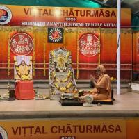 Shri Shiva Pujana by HH Swamiji; Picture Courtesy Shri Jaikishan Kandlur