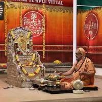 Shri Shiva Pujana by HH Swamiji; Picture Courtesy Shri Jaikishan Kandlur