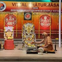 Shri Shiva Pujana by HH Swamiji; Picture Courtesy Shri Jaikishan Kandlur