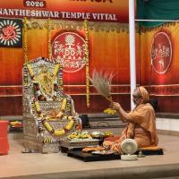 Shri Shiva Pujana by HH Swamiji; Picture Courtesy Shri Jaikishan Kandlur