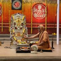 Shri Shiva Pujana by HH Swamiji; Picture Courtesy Shri Jaikishan Kandlur