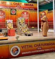 Shri Shiva Pujana by HH Swamiji; Picture Courtesy Shri Jaikishan Kandlur
