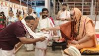 Teertha Vitarana; Picture Courtesy Shri Jaikishan Kandlur