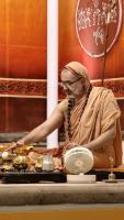 Shri Shiva Pujana by HH Swamiji; Picture Courtesy Shri Jaikishan Kandlur
