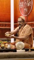 Shri Shiva Pujana by HH Swamiji; Picture Courtesy Shri Jaikishan Kandlur