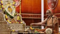 Shri Shiva Pujana by HH Swamiji; Picture Courtesy Shri Jaikishan Kandlur