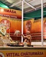 Shri Shiva Pujana by HH Swamiji; Picture Courtesy Shri Jaikishan Kandlur