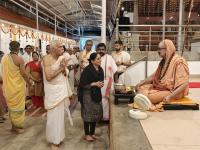 Teertha Vitarana; Picture Courtesy Shri Jaikishan Kandlur