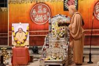 Shri Shiva Pujana by HH Swamiji; Picture Courtesy Shri Jaikishan Kandlur