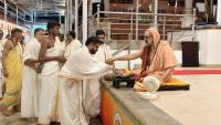 Teertha Vitarana; Picture Courtesy Shri Jaikishan Kandlur