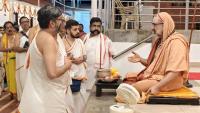Teertha Vitarana; Picture Courtesy Shri Jaikishan Kandlur