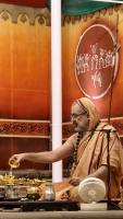 Shri Shiva Pujana by HH Swamiji; Picture Courtesy Shri Jaikishan Kandlur
