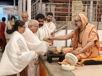 Teertha Vitarana; Picture Courtesy Shri Jaikishan Kandlur