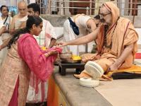 Teertha Vitarana; Picture Courtesy Shri Jaikishan Kandlur