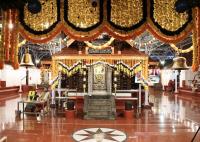 Shri Devi Pujana by HH Swamiji; Picture courtesy Shri Ganesh Damble