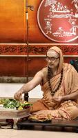 Shri Shiva Pujana by HH Swamiji; Picture courtesy Shri Jaikishan Kandlur