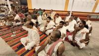 Shri Shiva Pujana by HH Swamiji; Picture courtesy Shri Jaikishan Kandlur