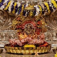 Shri Shiva Pujana by HH Swamiji; Picture courtesy Shri Jaikishan Kandlur