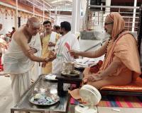 Teertha Vitarana; Picture Courtesy Shri Jaikishan Kandlur