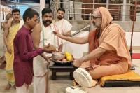 Teertha Vitarana; Picture Courtesy Shri Jaikishan Kandlur