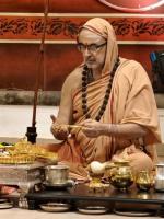 Shri Devi Pujana by HH Swamiji; Picture Courtesy Shri Jaikishan Kandlur