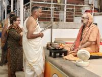 Shri Devi Pujana by HH Swamiji; Picture Courtesy Shri Jaikishan Kandlur