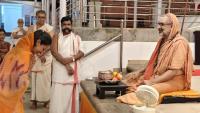 Shri Devi Pujana by HH Swamiji; Picture Courtesy Shri Jaikishan Kandlur