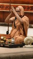 Shri Shiva Pujana by HH Swamiji; Picture Courtesy Shri Jaikishan Kandlur