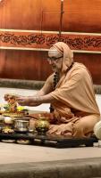 Shri Shiva Pujana by HH Swamiji; Picture Courtesy Shri Jaikishan Kandlur