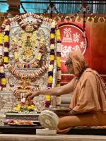 Shri Shiva Pujana by HH Swamiji; Picture Courtesy Shri Jaikishan Kandlur