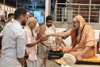 Teertha Vitarana; Picture Courtesy Shri Jaikishan Kandlur