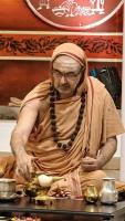 Shri Shiva Pujana by HH Swamiji; Picture courtesy Shri Jaikishan Kandlur