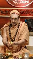 Shri Shiva Pujana by HH Swamiji; Picture courtesy Shri Jaikishan Kandlur