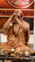 Shri Shiva Pujana by HH Swamiji; Picture courtesy Shri Jaikishan Kandlur