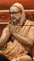 Shri Shiva Pujana by HH Swamiji; Picture courtesy Shri Jaikishan Kandlur