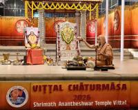 Shri Shiva Pujana by HH Swamiji; Picture courtesy Shri Jaikishan Kandlur