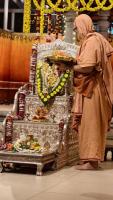 Shri Shiva Pujana by HH Swamiji; Picture courtesy Shri Jaikishan Kandlur