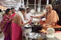Teertha Vitarana; Picture Courtesy Shri Jaikishan Kandlur