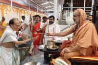 Teertha Vitarana; Picture Courtesy Shri Jaikishan Kandlur
