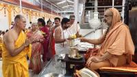 Teertha Vitarana; Picture Courtesy Shri Jaikishan Kandlur