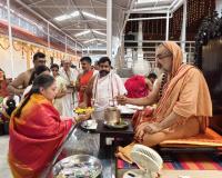 Teertha Vitarana; Picture Courtesy Shri Jaikishan Kandlur