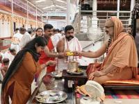 Teertha Vitarana; Picture Courtesy Shri Jaikishan Kandlur