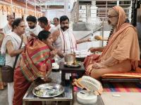 Teertha Vitarana; Picture Courtesy Shri Jaikishan Kandlur