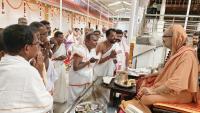Teertha Vitarana; Picture Courtesy Shri Jaikishan Kandlur