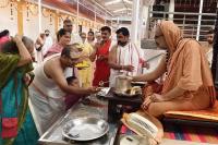 Teertha Vitarana; Picture Courtesy Shri Jaikishan Kandlur