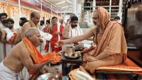 Teertha Vitarana; Picture Courtesy Shri Jaikishan Kandlur