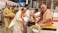 Teertha Vitarana; Picture Courtesy Shri Jaikishan Kandlur