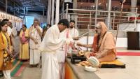 Teertha Vitarana; Picture Courtesy Shri Jaikishan Kandlur